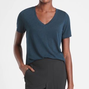 Athleta Breezy Scoop V Neck Tee
